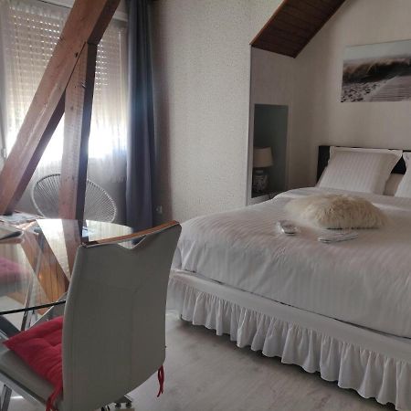 Chambres Du Jardin Fleuri Saint-Aubin-lès-Elbeuf 外观 照片