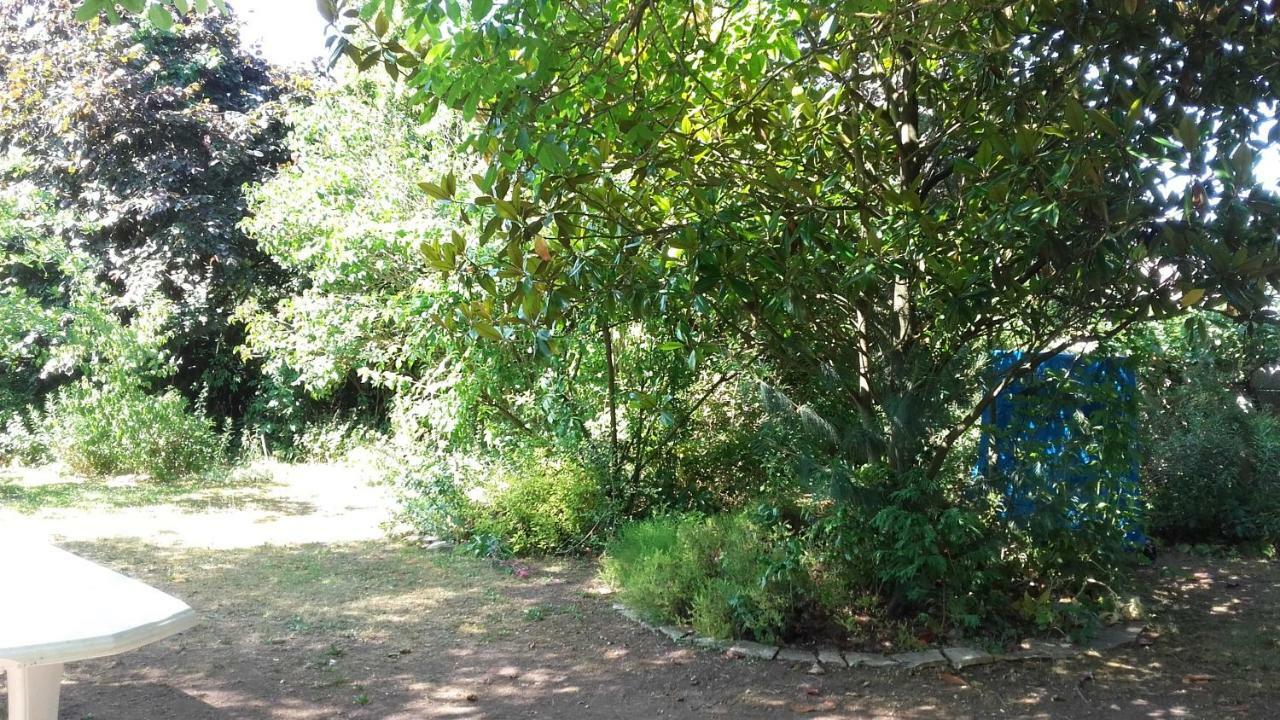 Chambres Du Jardin Fleuri Saint-Aubin-lès-Elbeuf 外观 照片